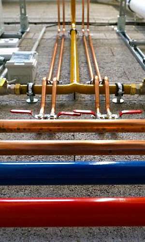 Montagens tubulares quente e fria Montagens tubulares quente e fria